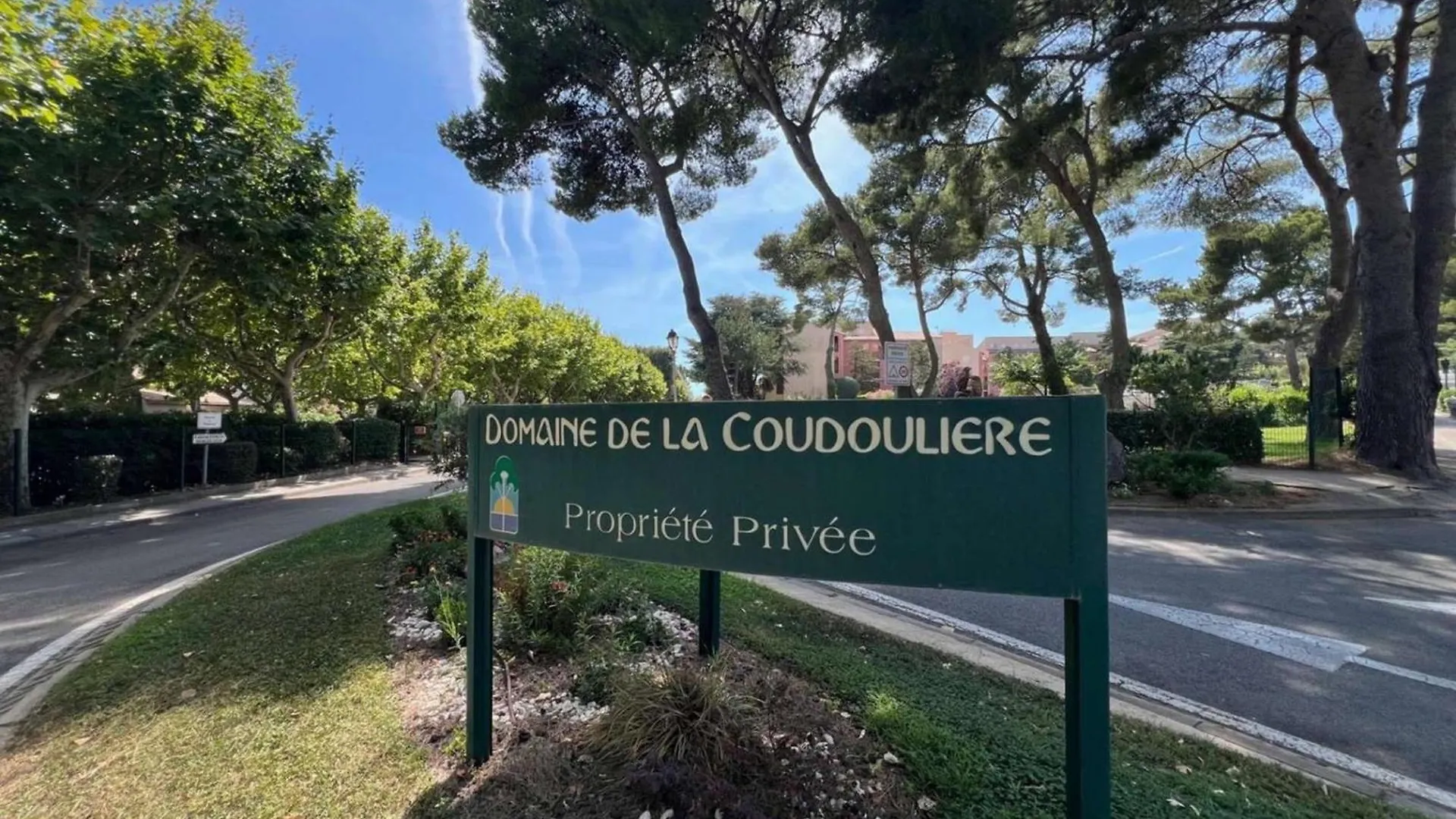 Appartement T2 Avec Wi-Fi Et Parking A 200 M Des Plages - Fr-1-316-342 Six-Fours-les-Plages 0*,  France